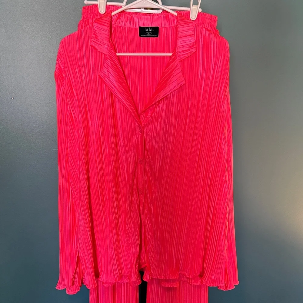 Dressed in LALA neon pink plisse suit EUC - Picture 3 of 6